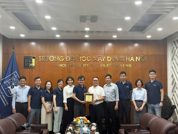 EDUCATION–INDUSTRY CONNECTION: WOH HUP Vietnam SIGNS AN MOU WITH THE FACULTY OF CONSTRUCTION ECONOMICS AND MANAGEMENT, Hanoi University of Civil Engineering